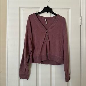 Alo Yoga Alolux Soho Crop Henley Size S in Woodrose